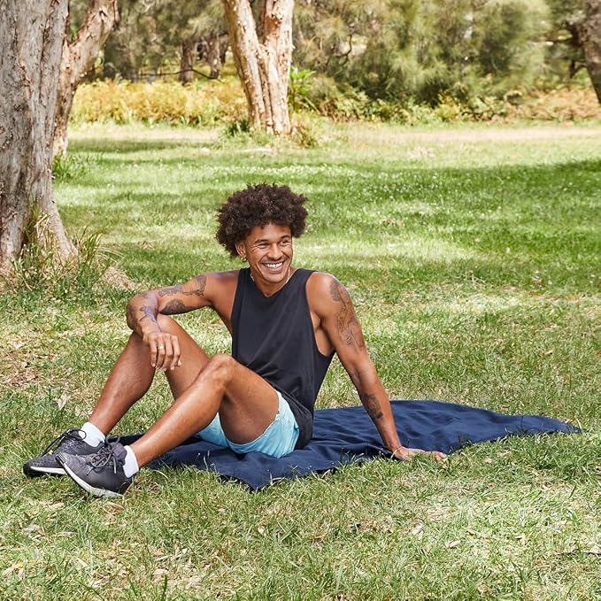 Dock & Bay Beach Towel - Quick Dry, Sand Free - Compact, Lightweight - 100% Recycled - Includes Bag - Essential - Deep Sea Navy - Large (160x90cm, 63x35)