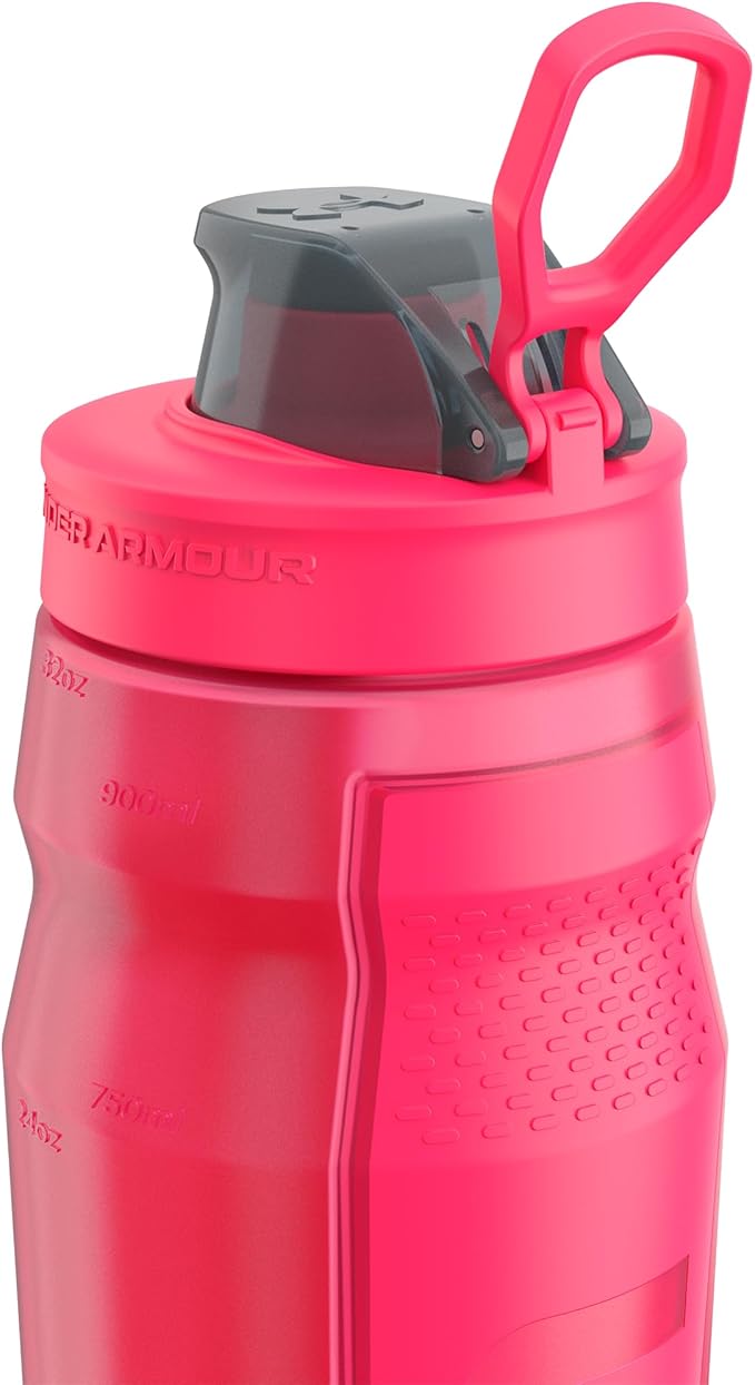 Under Armour 32oz Playmaker Squeeze Water Bottle | Squeeze