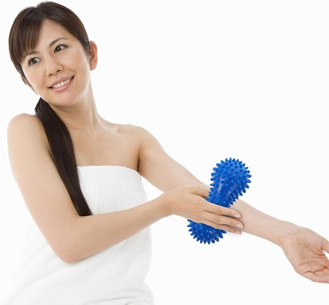 VILLCASE 2pcs Peanut Shaped Spiky Plastic Massage Balls for Muscle Relaxation and Rehabilitation Training, Foot and Body Therapy Device for Deep Tissue Massage and Relief