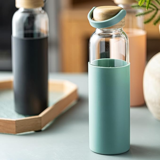 21oz Borosilicate Glass Water Bottle with Non-Slip Sleeve & Leak-Proof Lid-Reusable Drink Bottle for Office,Travel,Gym,Hiking-Ideal Gift for Home,Car & Fitness Enthusiasts (2pcs Green)