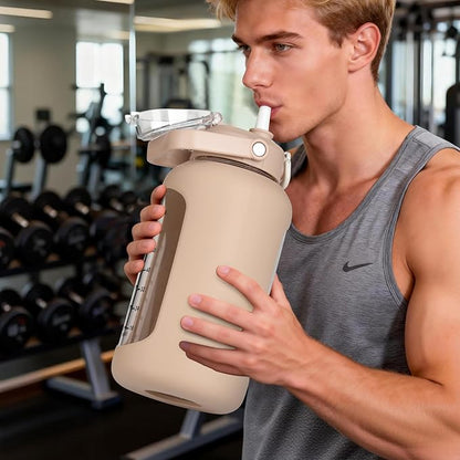 kytffu 84oz Glass Water Bottle with Straw, 2.5 Liter Large Water Bottle with Silicone Sleeve and OZ Marker, Wide Mouth Gallon Glass Bottle with 2-in-1 Lid, Leakproof Water Jug for Gym Home, Amber