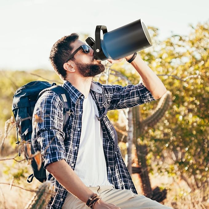 WATERSY Half Gallon Water Bottle Insulated(Cold for 48 Hrs),BPA Free&Leak Proof,64oz Stainless Steel Water Jug/Flask,Big thermo,Large Water Bottle with Handle for Gym,Hiking,Camping,Gradient Blue