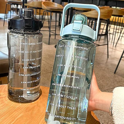 Sports Water Bottle with Straw, 2000ML Large Capacity Plastic Water Cup with Time Water Bottle Portable Strap Transparent Drinking Water Bottle with Times Scale for Gym Outdoor Fitness(Green)