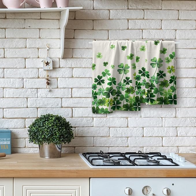 Lucky Clover Shamrocks Bath Hand Towels St. Patrick's Day Kitchen Towels Set of 2 Green Spring Holiday Soft Absorbent Face Towels for Home Shower Hotel Gym 14"x28"