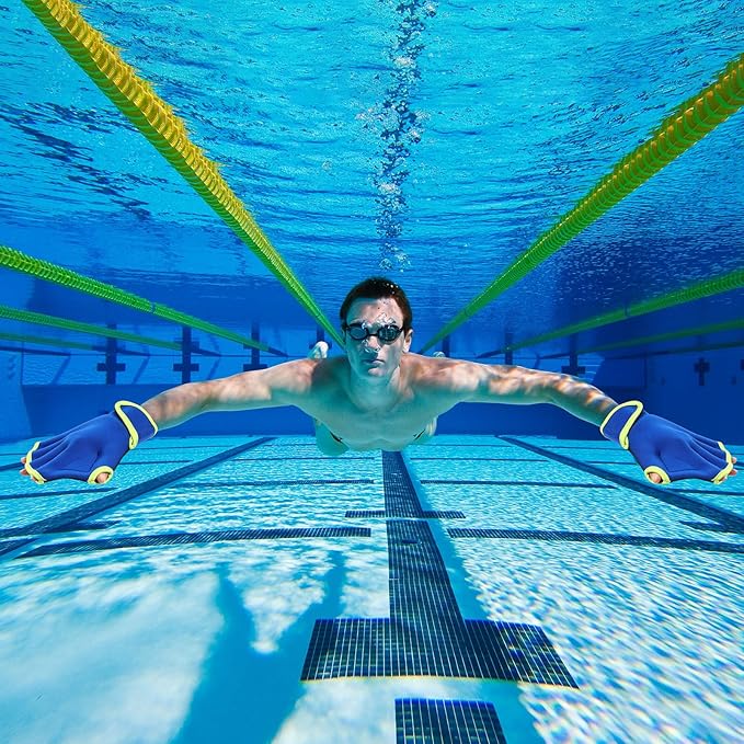 Sumind 2 Pairs Swimming Gloves Aquatic Training Gloves Neoprene Mittens Webbed Fitness Water Aerobics Resistance Training for Women Men Swimming Diving(Medium,Blue/ Green, Black/ Red)