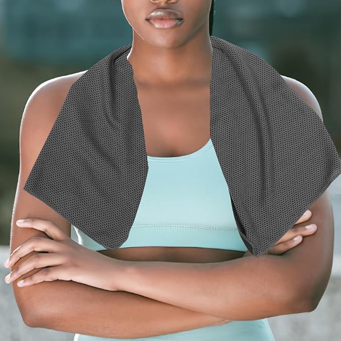 TOYANDONA Fast Drying Sports Towel for Gym and Outdoor Use, Lightweight Microfiber Sweat Absorbent Travel Towel Deep Gray Round Mesh Bag, Suitable for Hiking, Camping, Beach, Yoga,