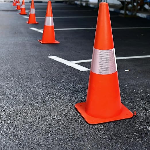 [5 Pack] 18 inch Traffic Cones with Reflective Strip, Safety Road Parking Cones,Agility Field Marker Cones for Soccer Basketball Football Drills Training, Outdoor Sport Activity & Festive Events